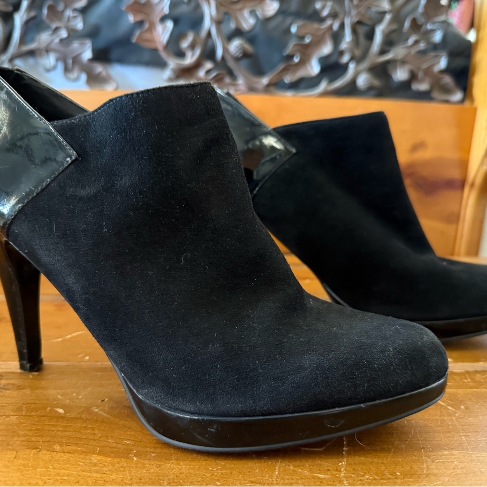 Bandolino Black Suede High-Heel Ankle Booties